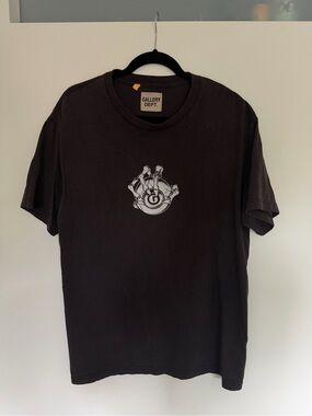 Gallery Dept Black Short Sleeve Graphic Crewneck Tee